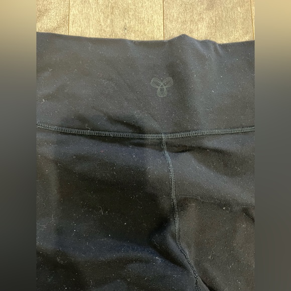 Aritzia TNA leggings - Picture 4 of 7